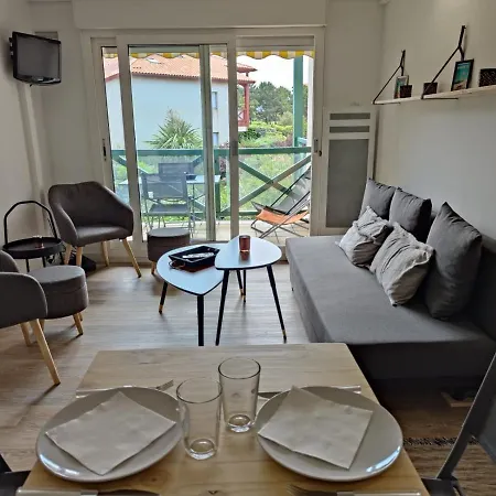 Biarritz, 4/5 Personnes * Biarritz